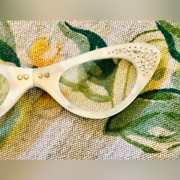 Fabulous 50s Folding Cat-eye Opera Glasses Rhinestones on Lucite - Picture 6 of 10